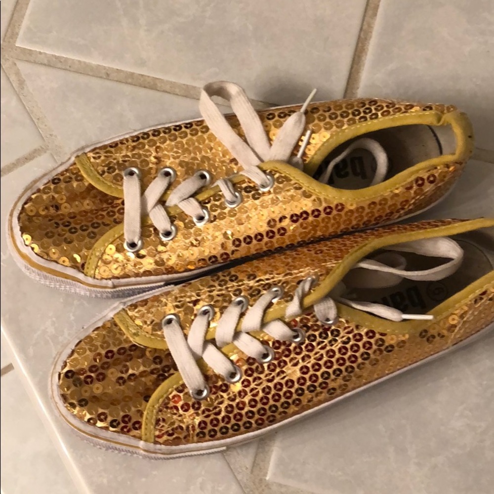 Gold sequins tennis shoes
